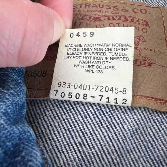 Levi’s Vintage relaxed Trucker Denim Jean Jacket men’s size Large Y2K 2001 - Picture 7 of 7